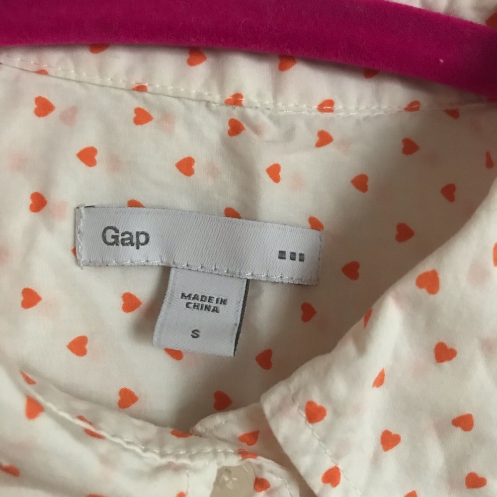 GAP Heart Patterned Button Up Top - Picture 3 of 5
